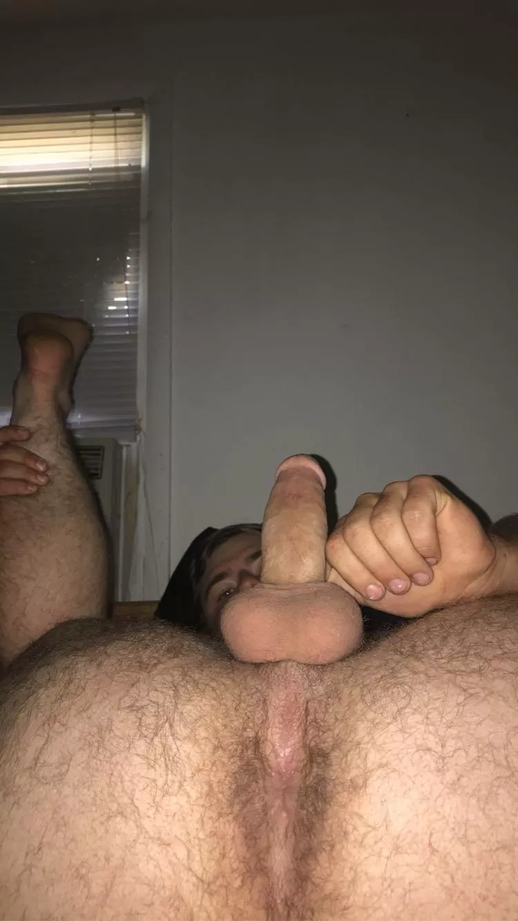 23m looking to suck and get fucked hehe 