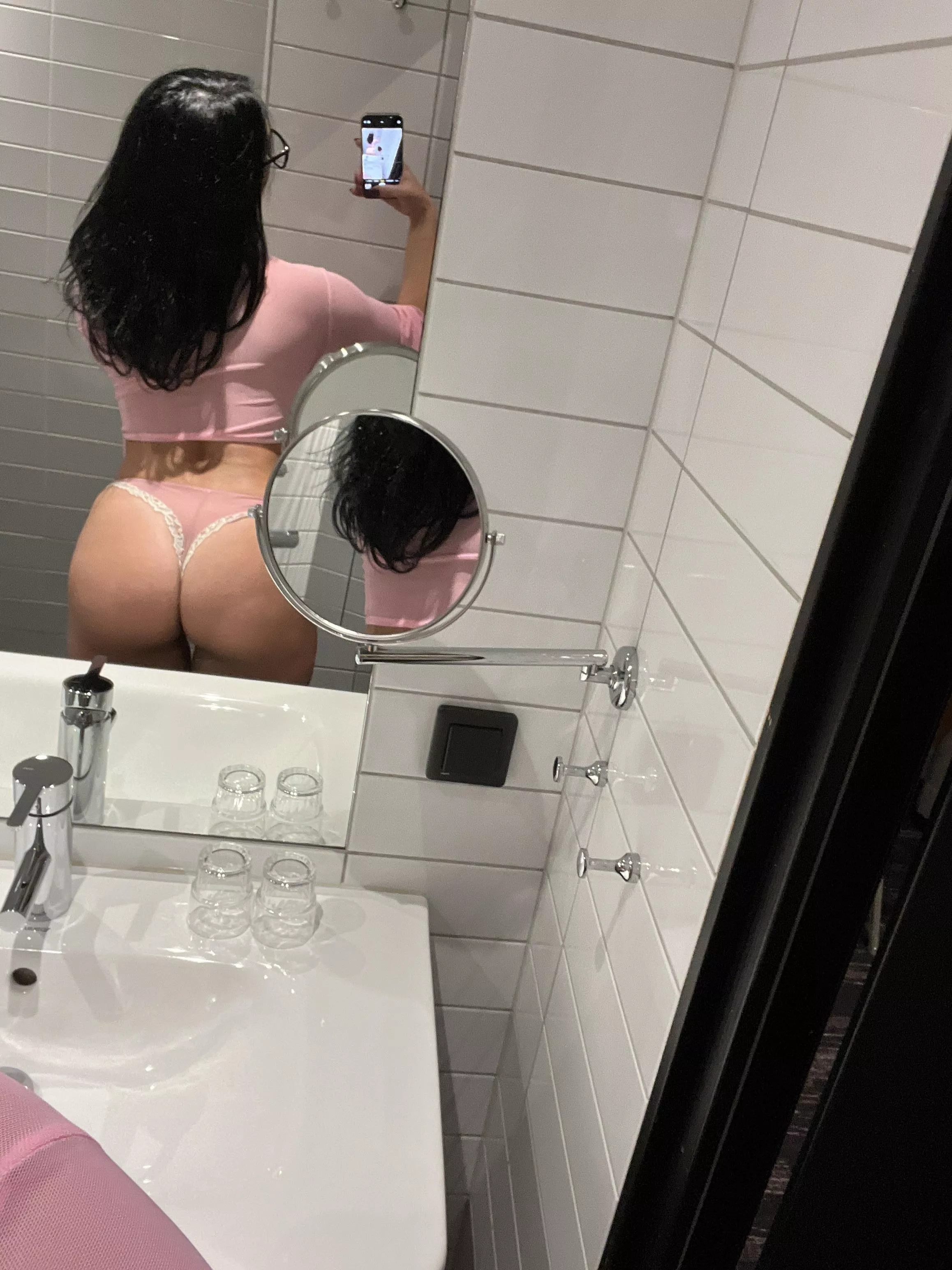 28[F4M] it tastes better than you think