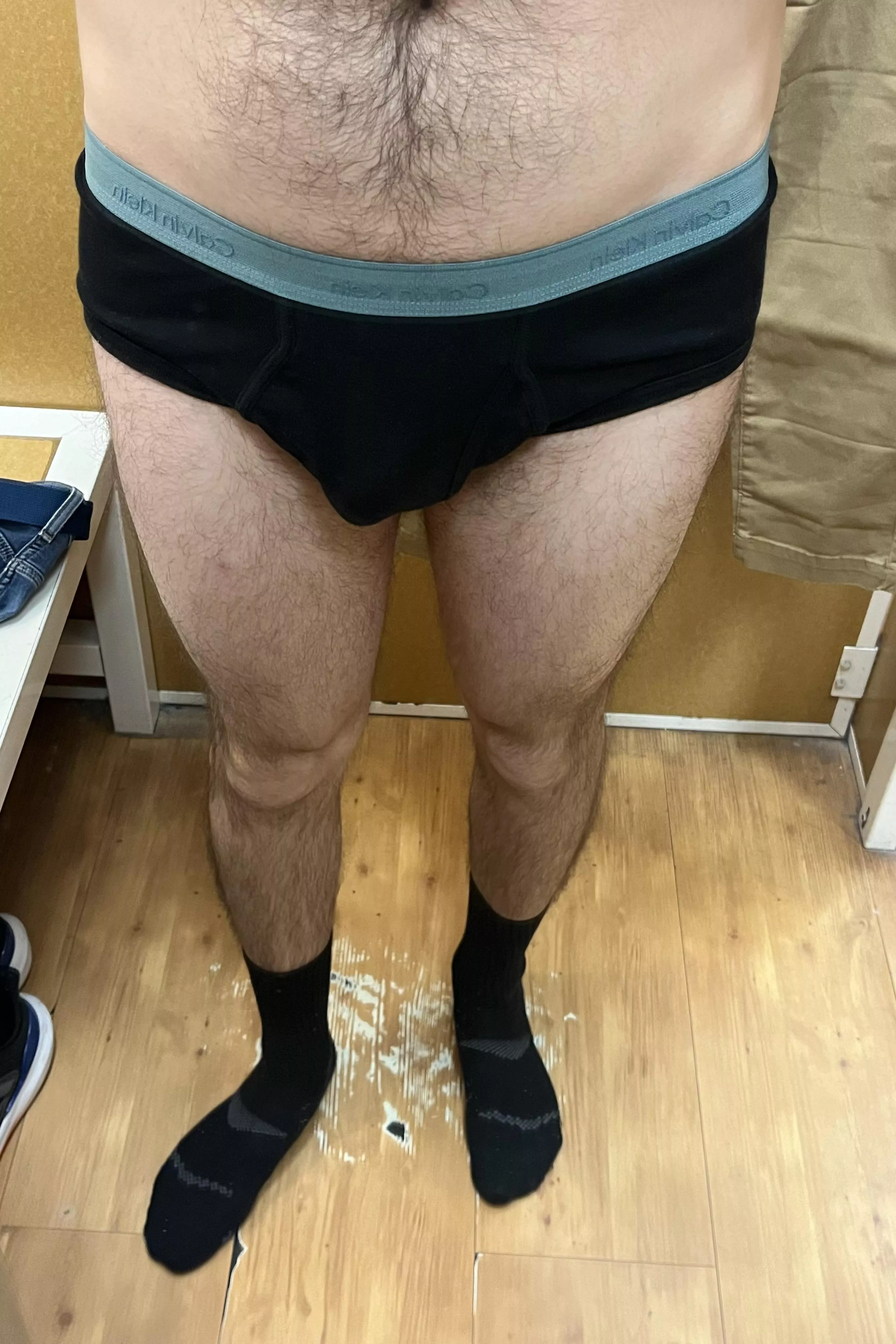 30m trying on jeans