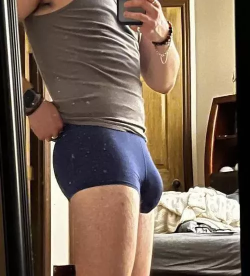 35 London top married dad for bottom subs. Come watch daddy cum. Tn4985