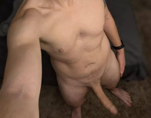 38m having trouble finding women who can take all of me. Bonus if you're into breeding 🤤