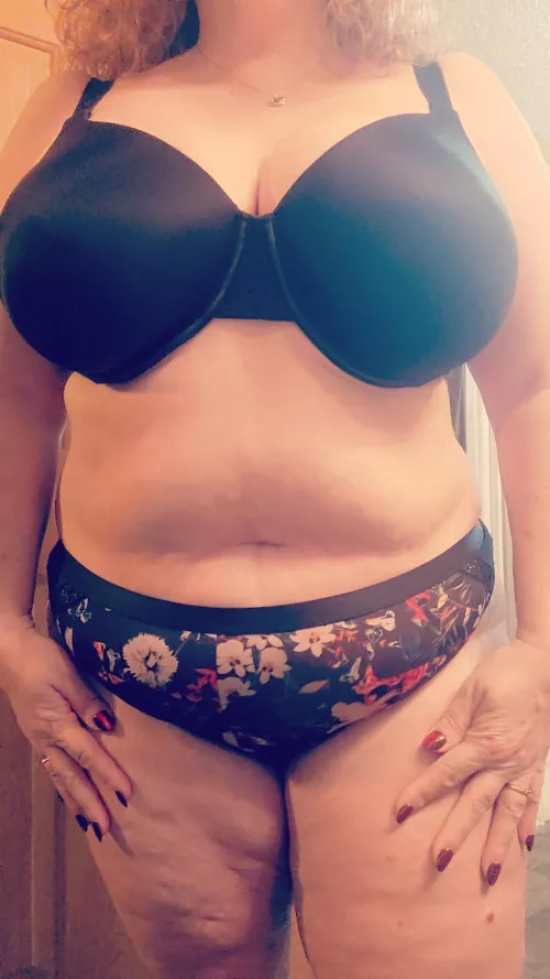 51f bed time peeps! Few items left ro take off...any helpers out there?