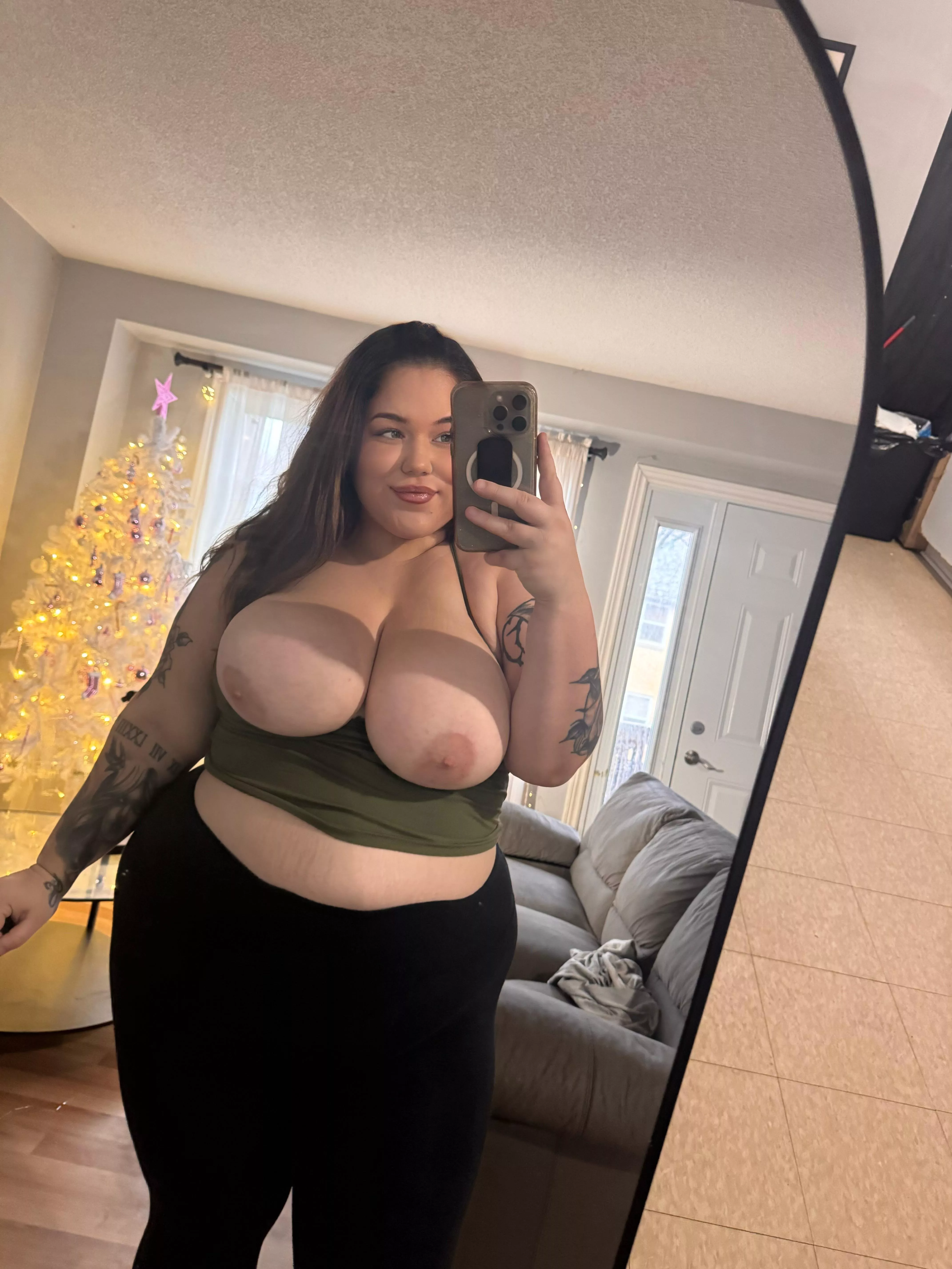 5’2 and 240 pounds.. i think im fuckable