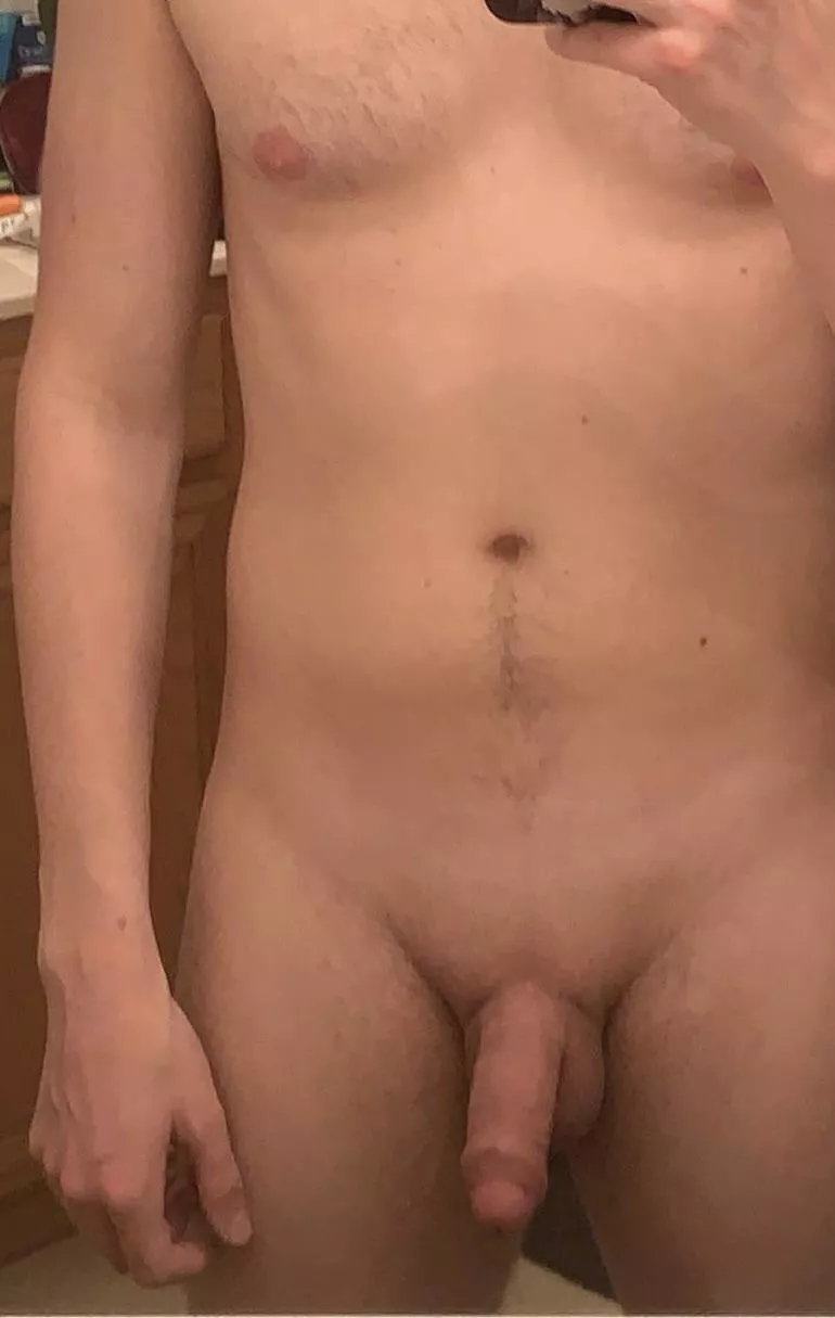 Any bros dtf? Can host/travel