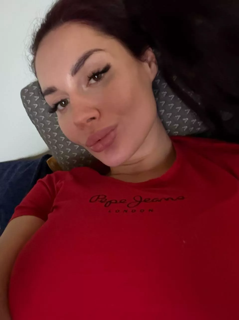  Are my lips big enough? 