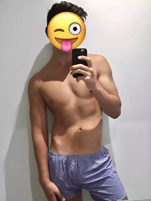 Are sfw pics frowned upon here?