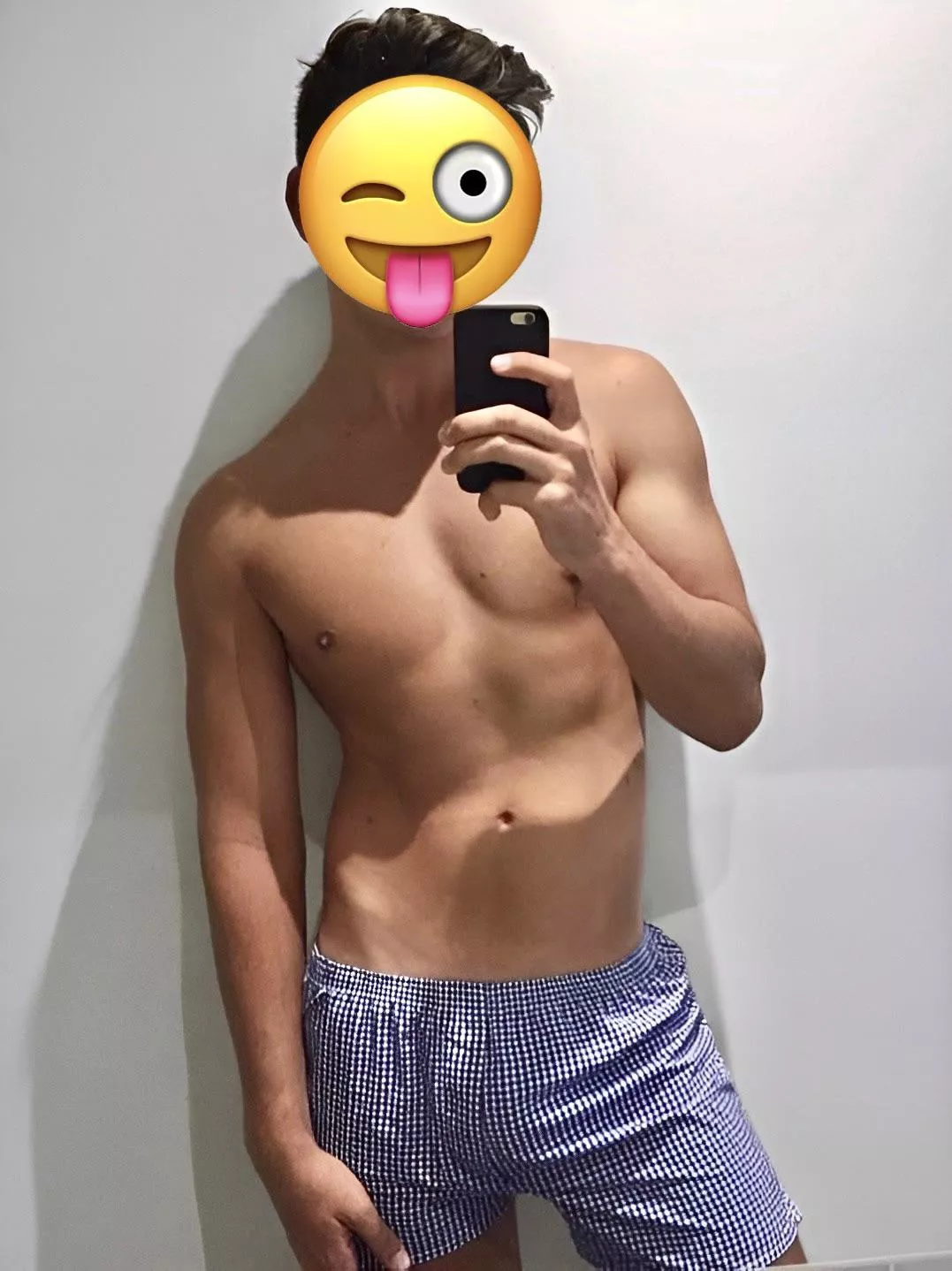 Are sfw pics frowned upon here?