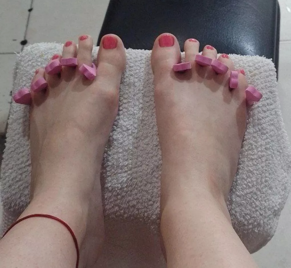 At the beauty salon, do you like the color I chose?