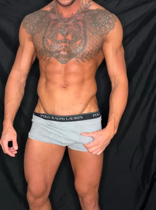 Betas like you have one purpose, to submit to an alpha like me. 