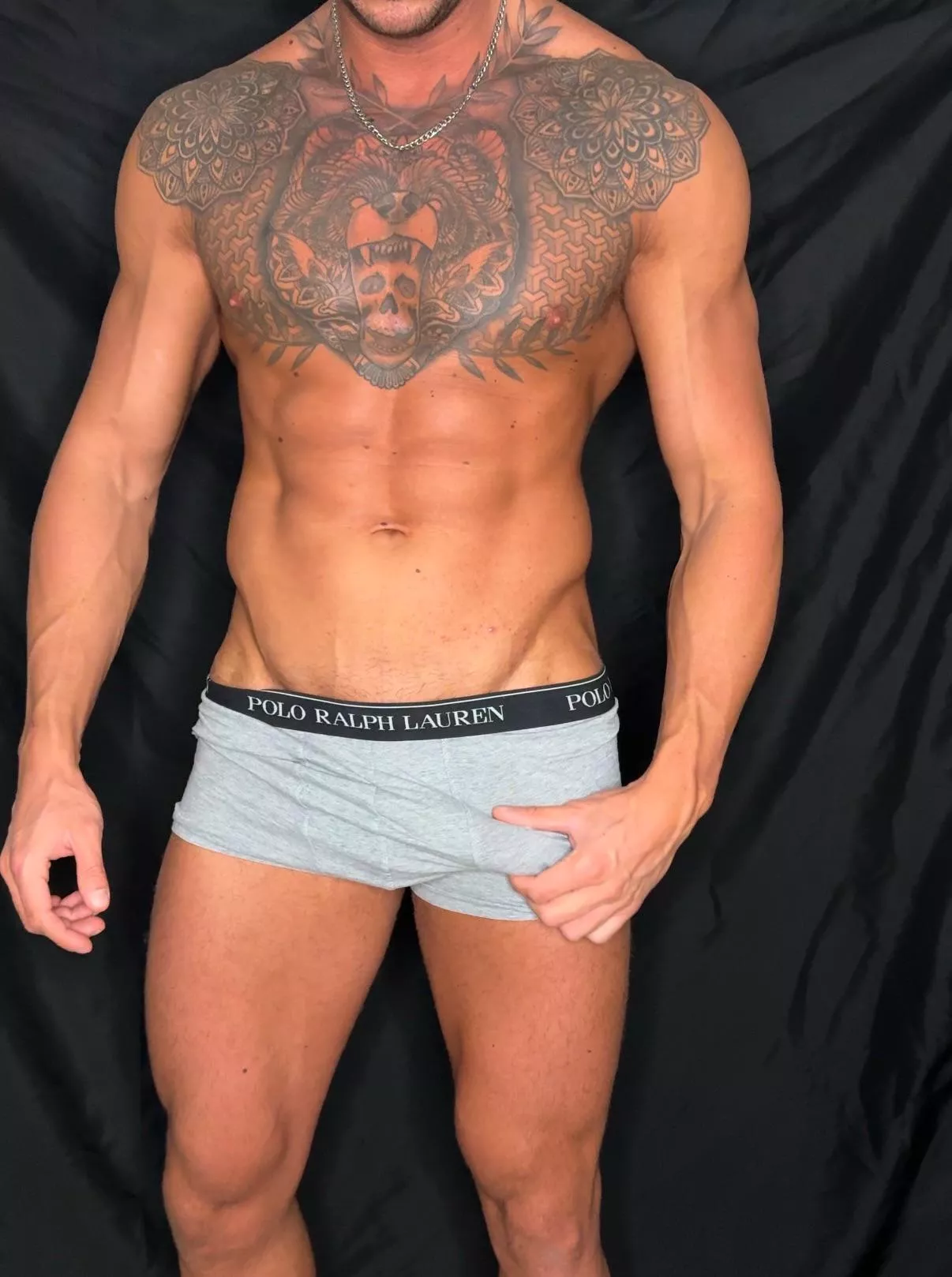 Betas like you have one purpose, to submit to an alpha like me. 