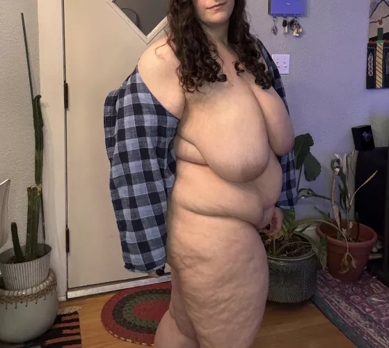 Big belly ✅ Hangers ✅