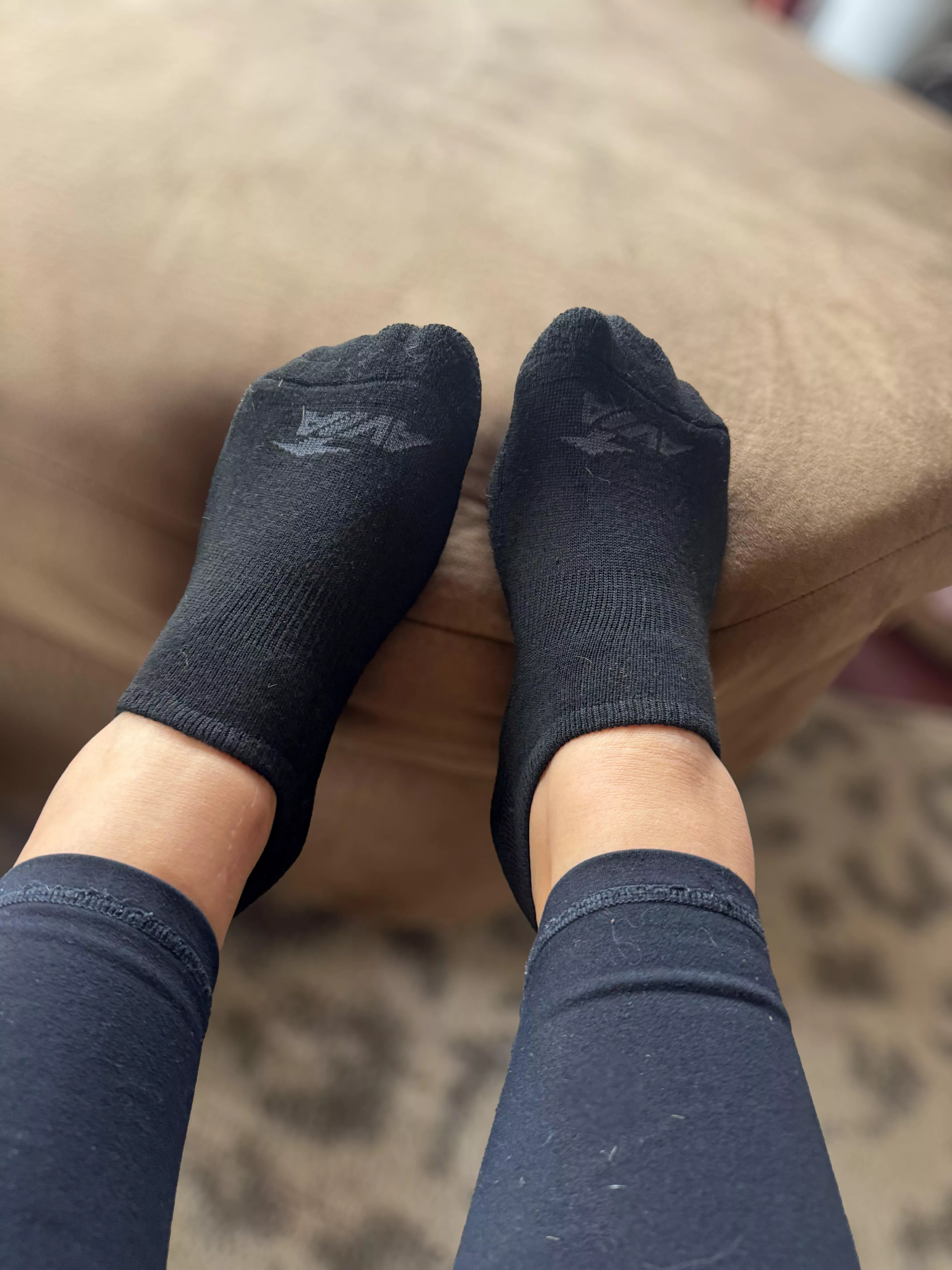 Black avias goodmorning