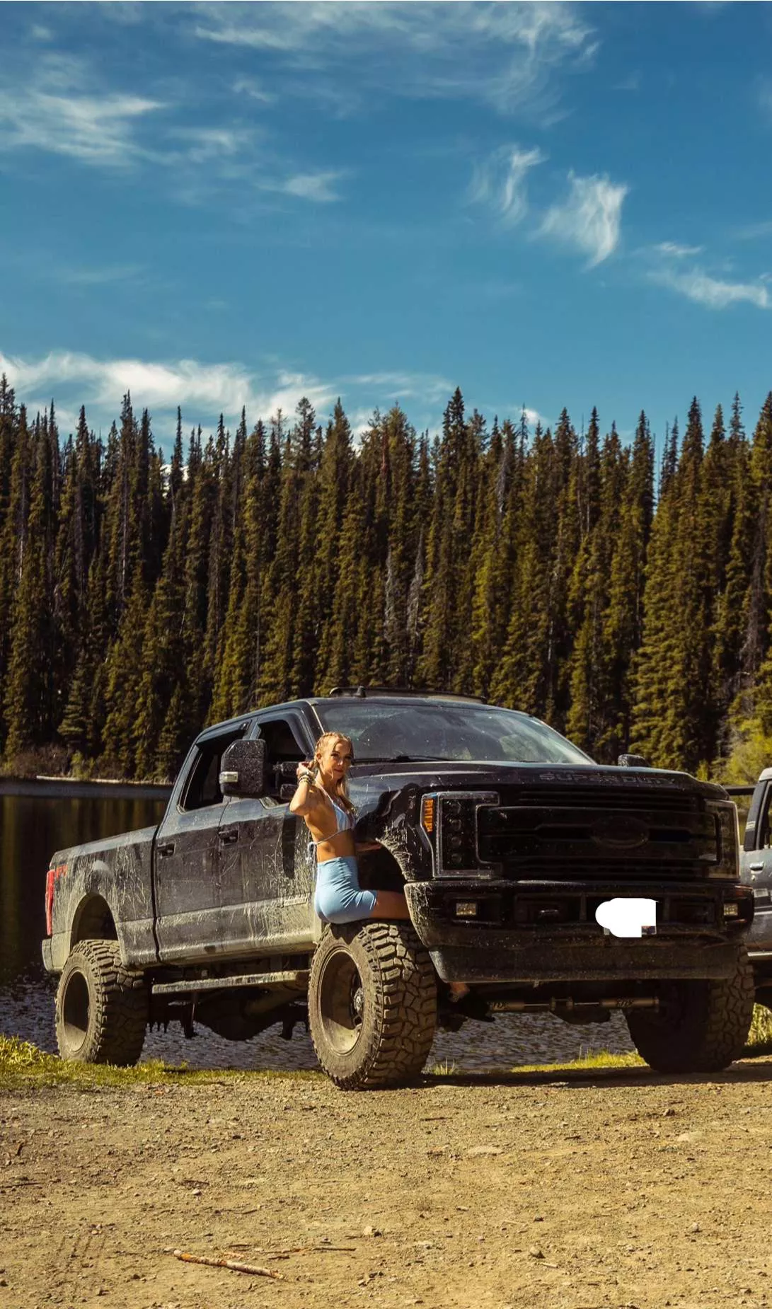 Can I pose on your truck?😈🩷