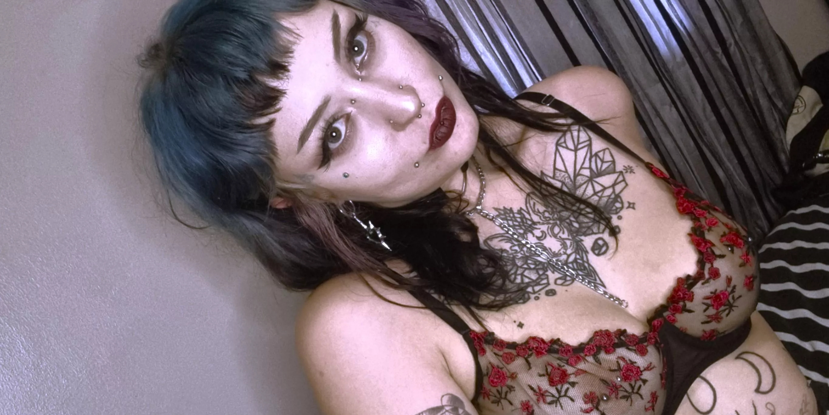 Can you see my little nipples ? If you want my pussy dripping, then slip off my bra and suck them ♡