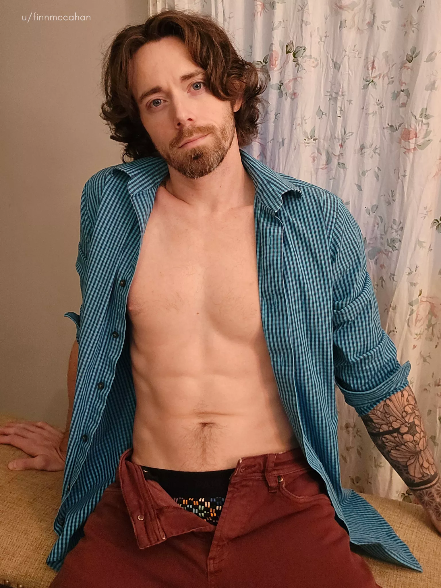 Can't get enough of the way you look at me 