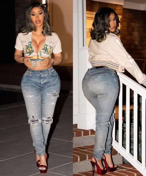 Cardi ass in jeans 🍑