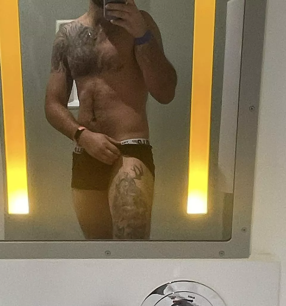 Caught between big and muscular and hot guys with tattoos 