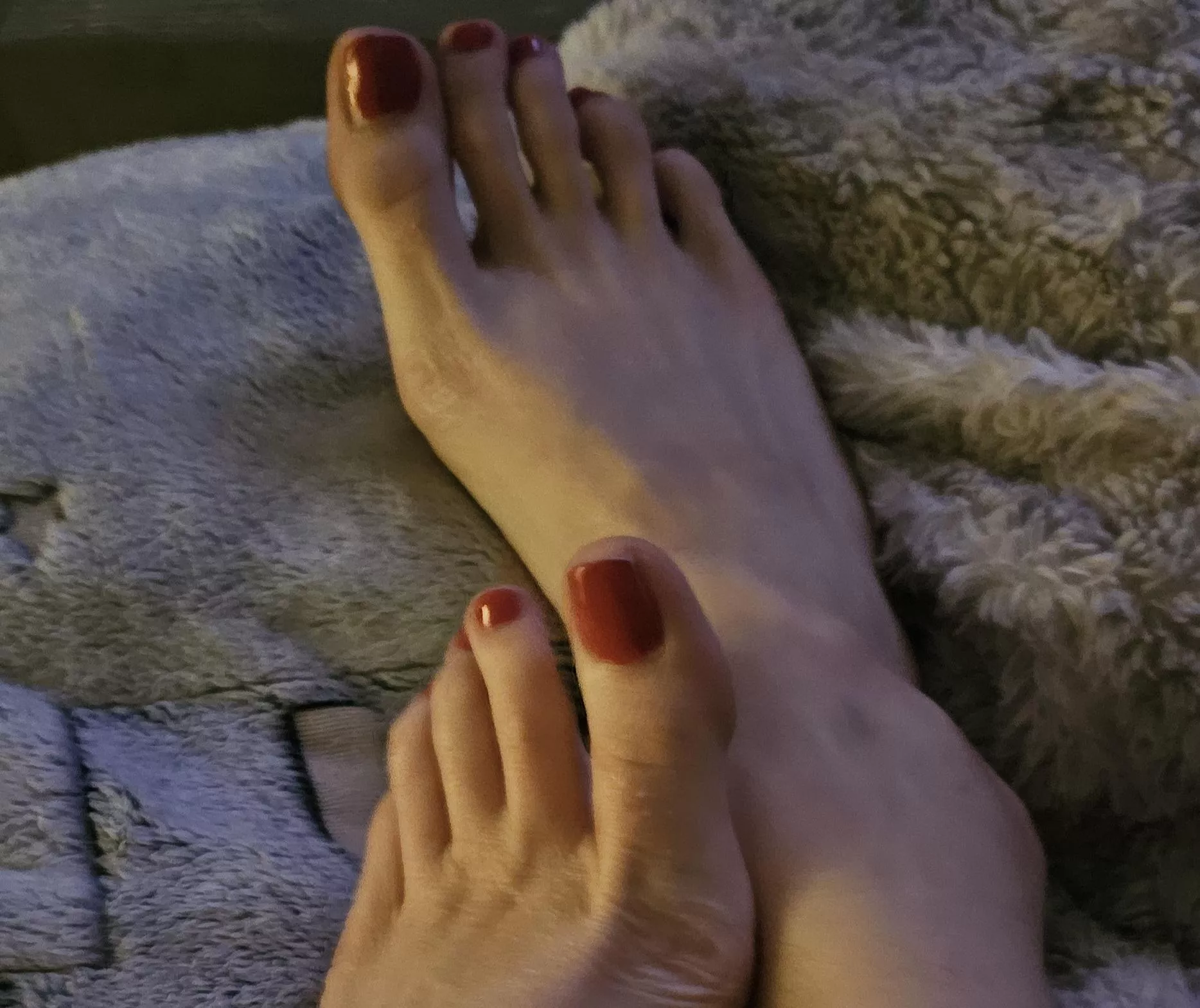 Christmas themed toe color ☃️ (oc)