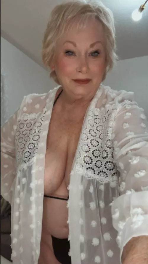 Come and let's have some fun. GILF
