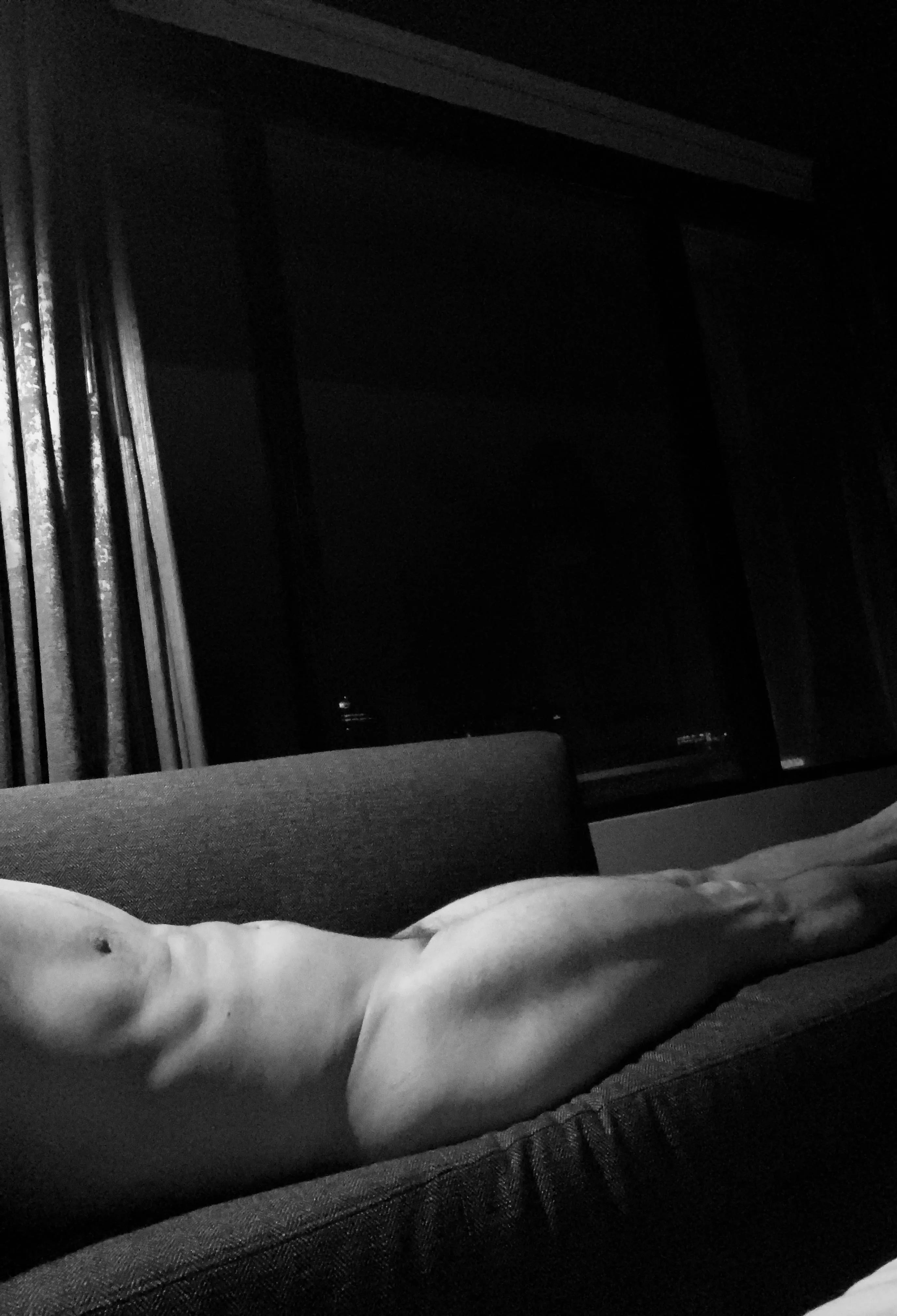 Cozy chaise for a rainy night (m)