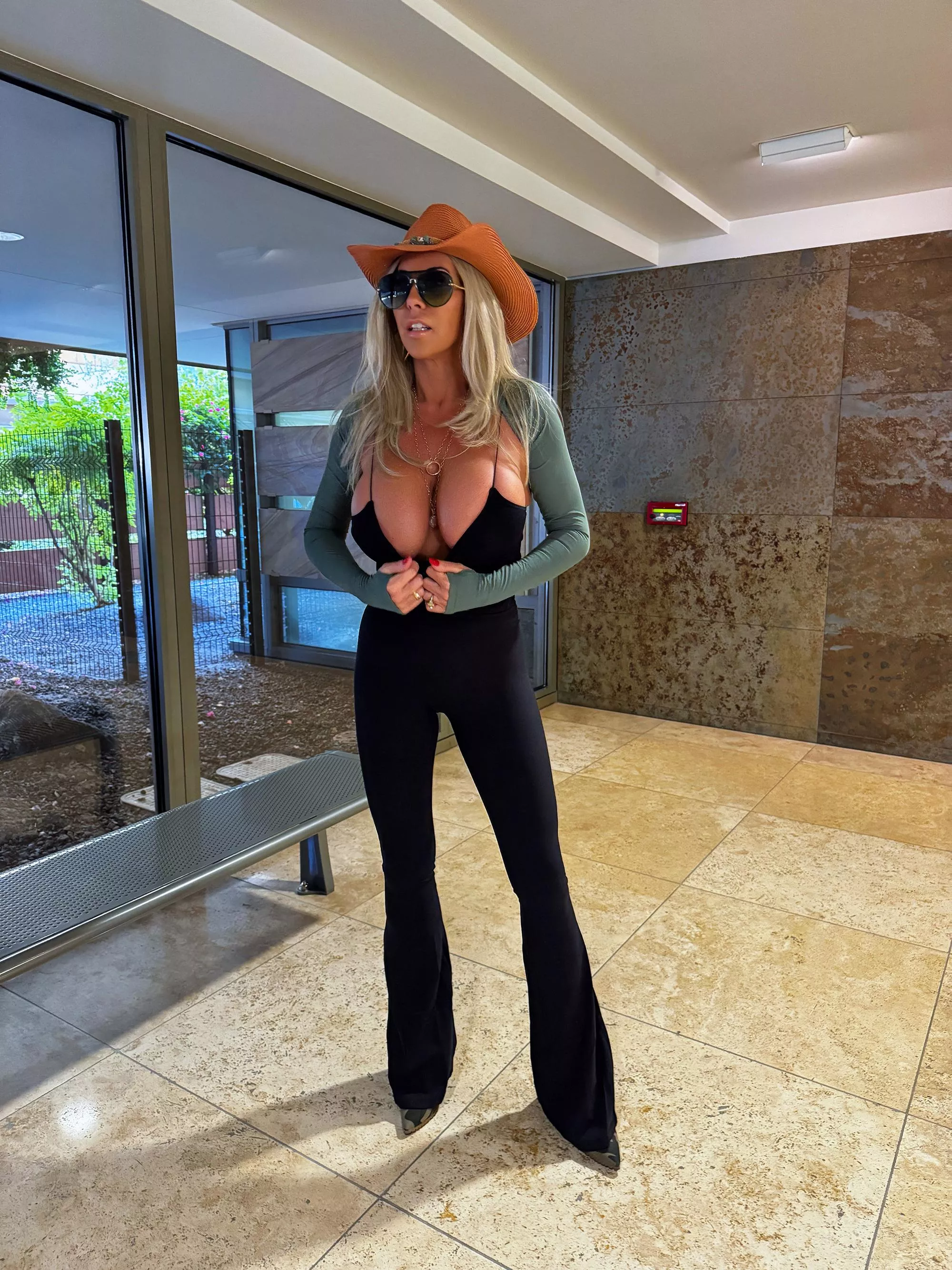 Crap on a cracker! What a GILF   irtr