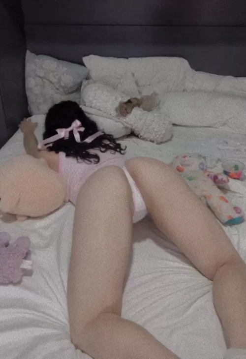 Do I look cute enough to play with Daddy?