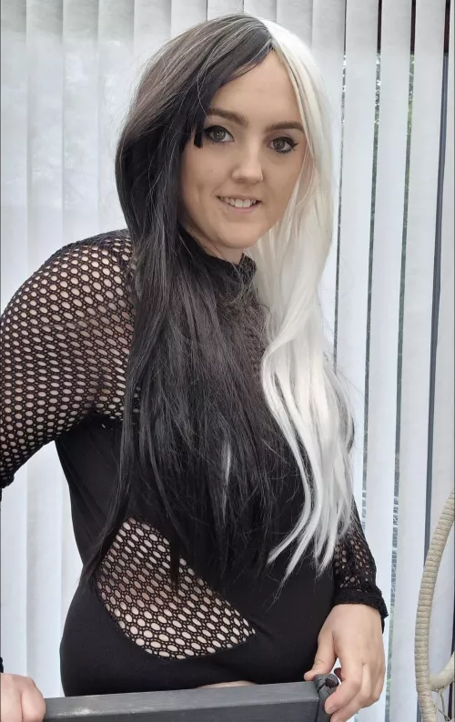 Do you like curvy girls in body suits? F29