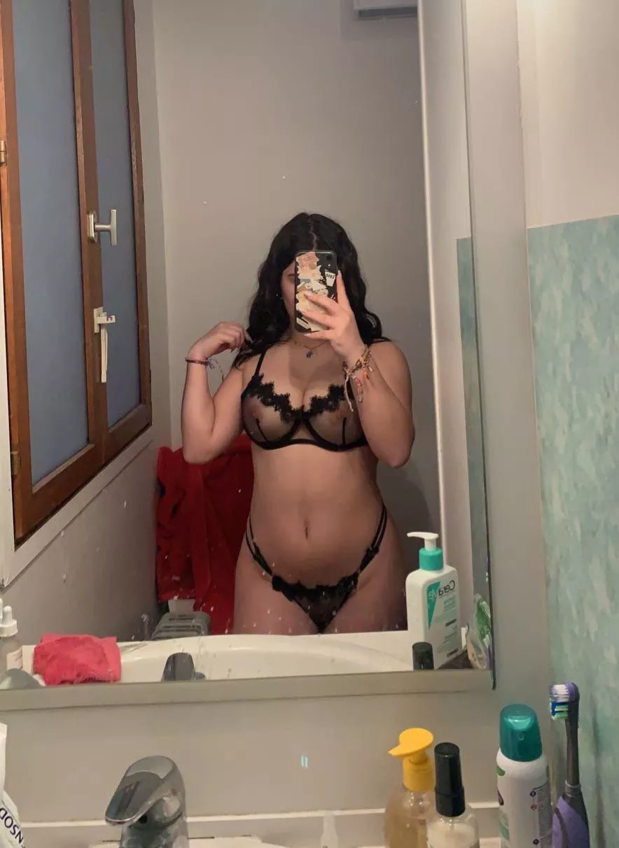 F20 France, Yeah I have a boyfriend 😅