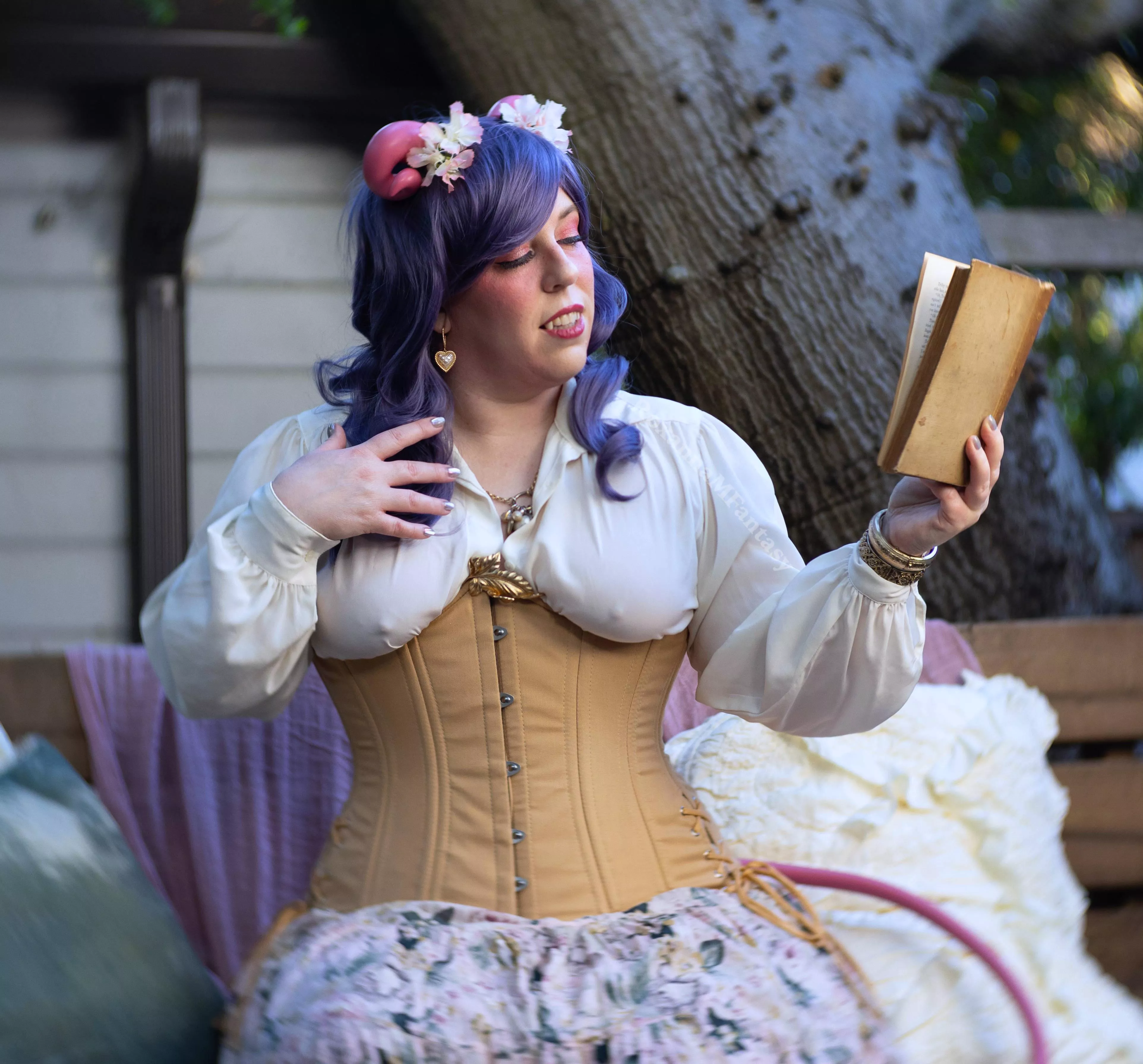 Fangs and fantasy, a dreamy shot by Subversive Photography using a brass Petzval lens