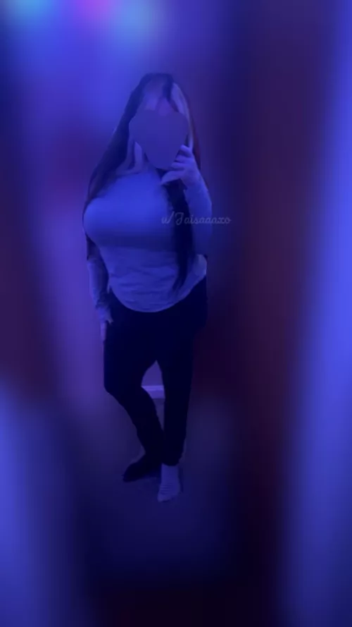 Finally get to wear my long sleeves again🥰