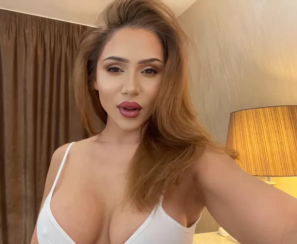 [ginamence] Do you believe in love at first sight? 🙈❤️