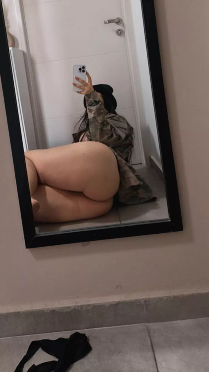 Happy Hump Day! If you had to pick one, which position would you put me in? 😏
