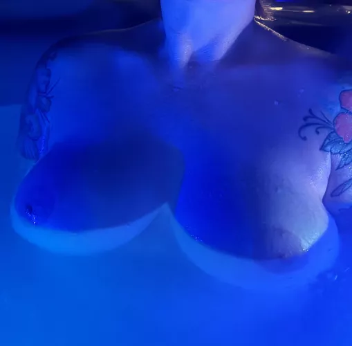Hot tub boobs 