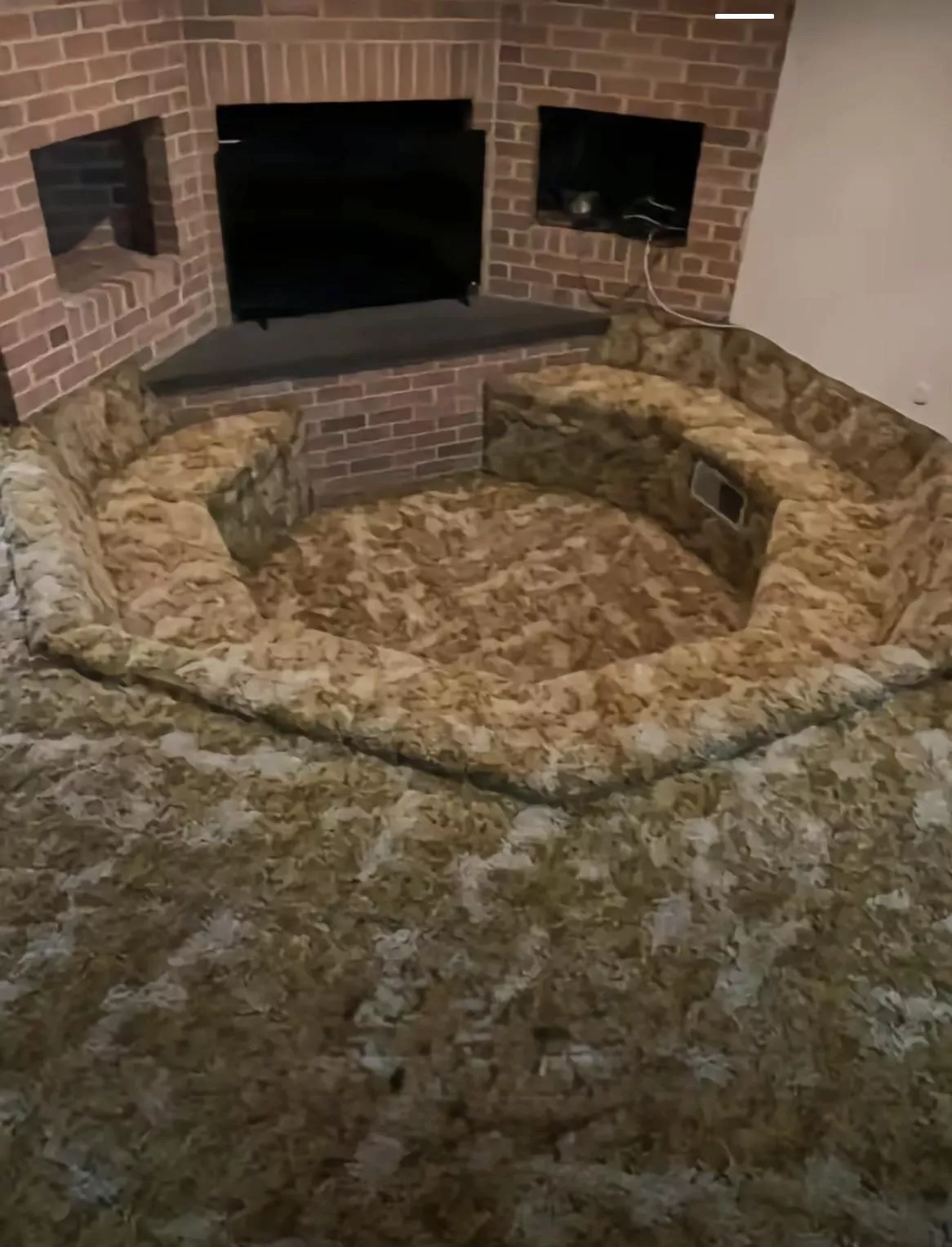 How cool would this be for a vape spot? Late 60’s early 70’s “conversation pit”