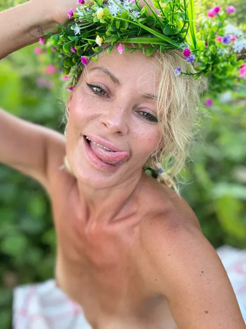 I love doing these naked hikes