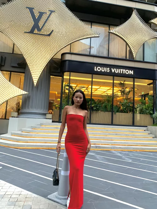 I love this red tight dress