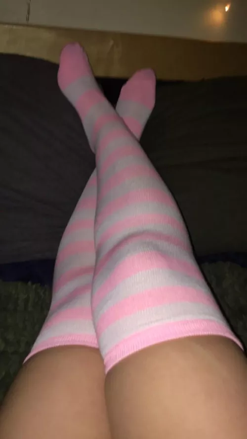 i love wearing long socks 