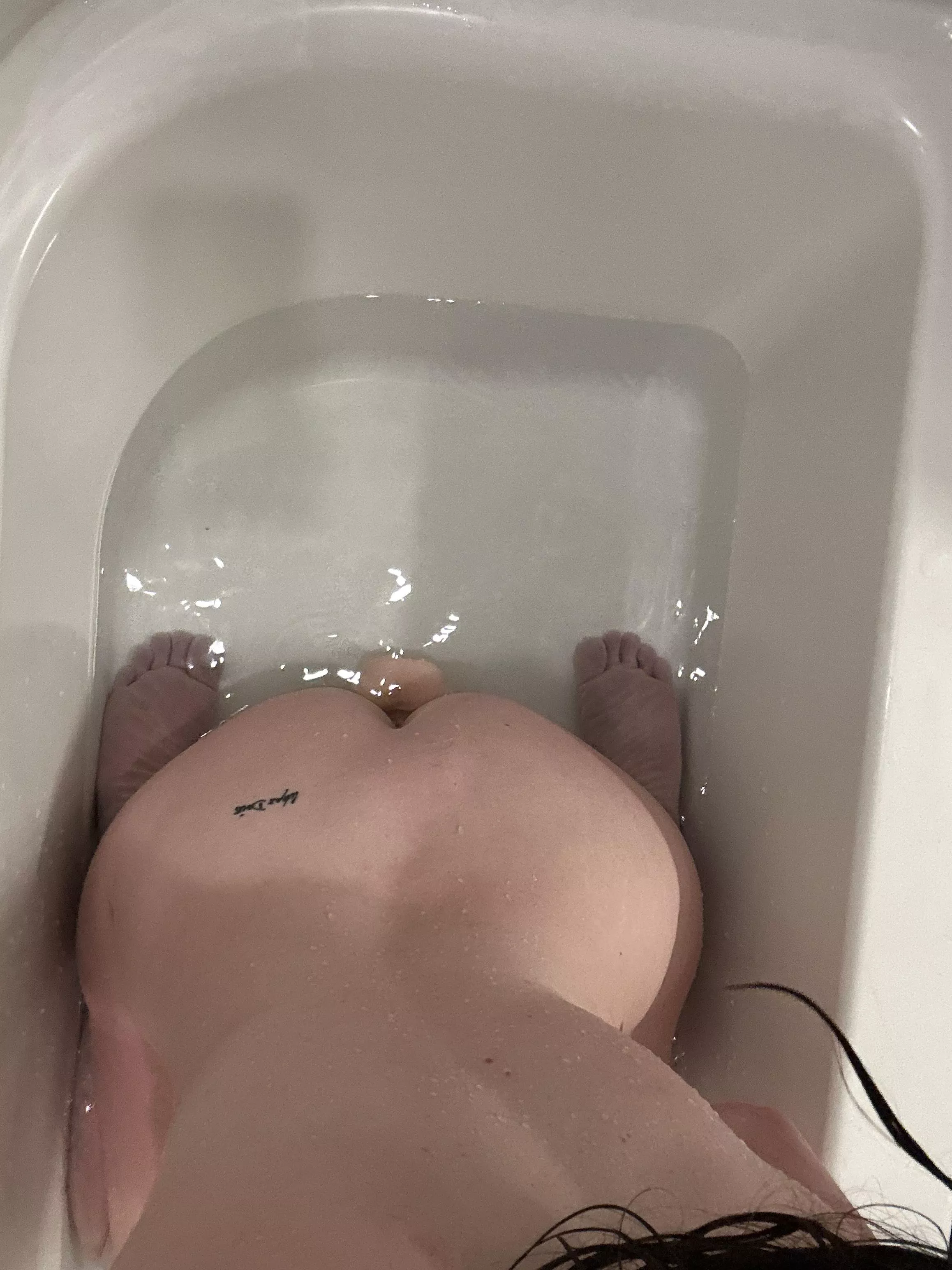 I need something else to sit on...🍑