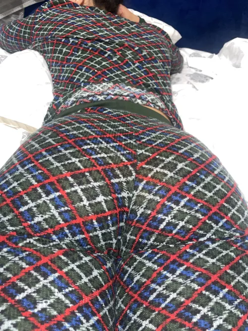 I want my butthole sniffed entirely too often believe it or not 