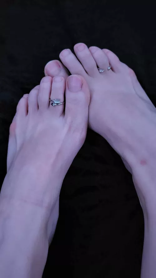 I'm new and on feetfinder now 