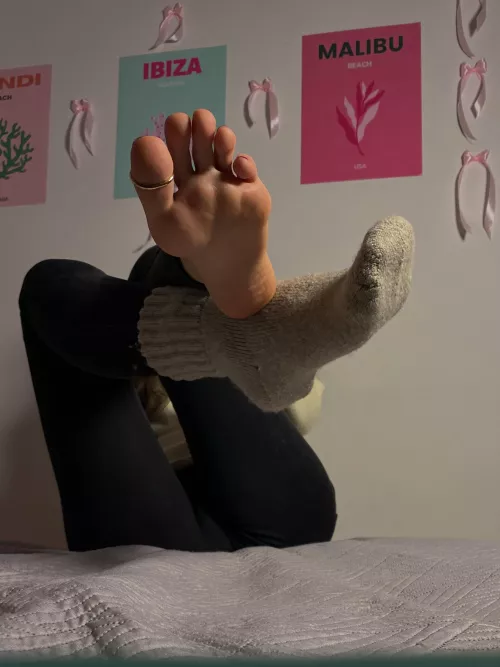 I'm only 22, can you resist my legs?