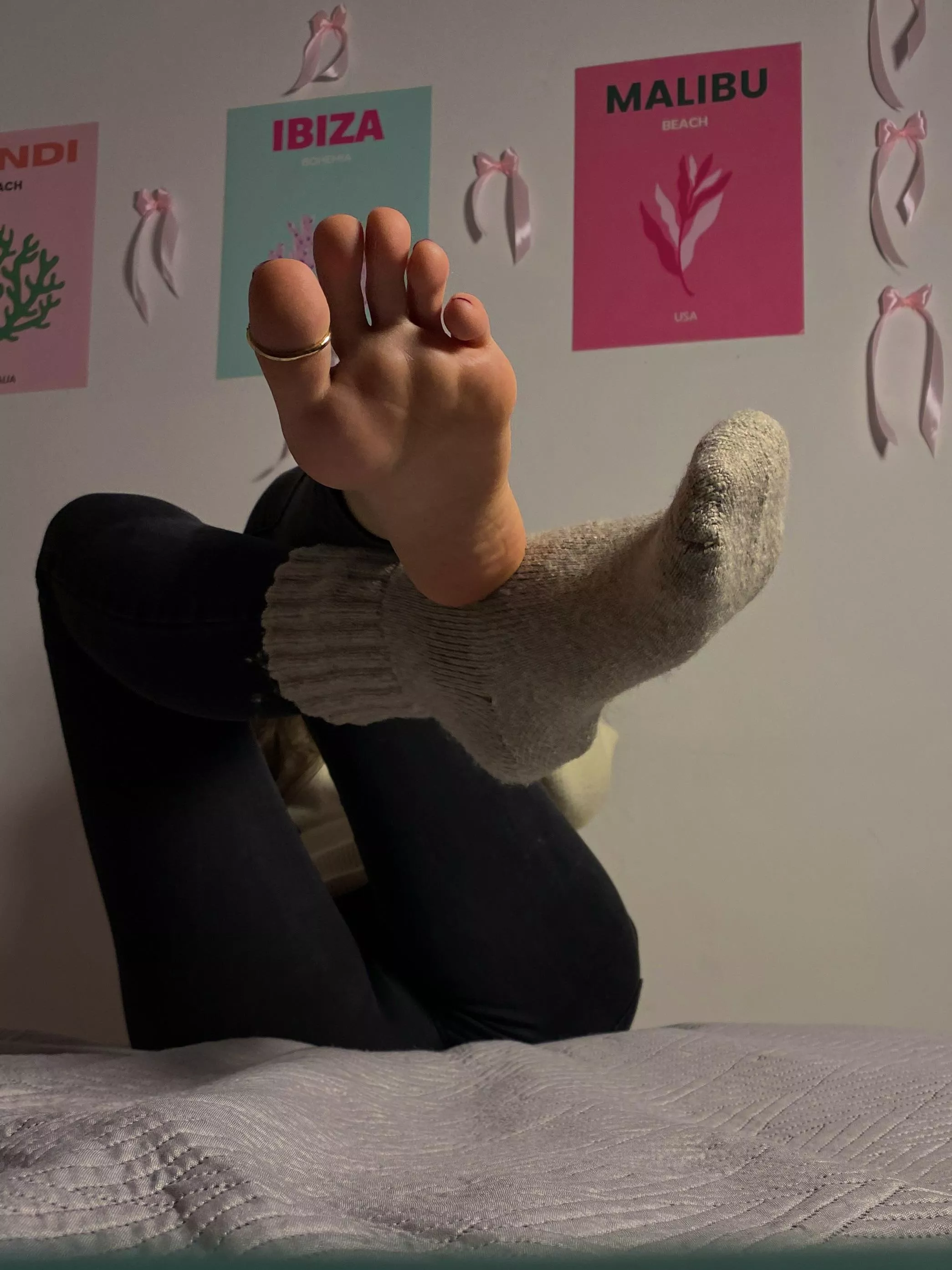 I'm only 22, can you resist my legs?