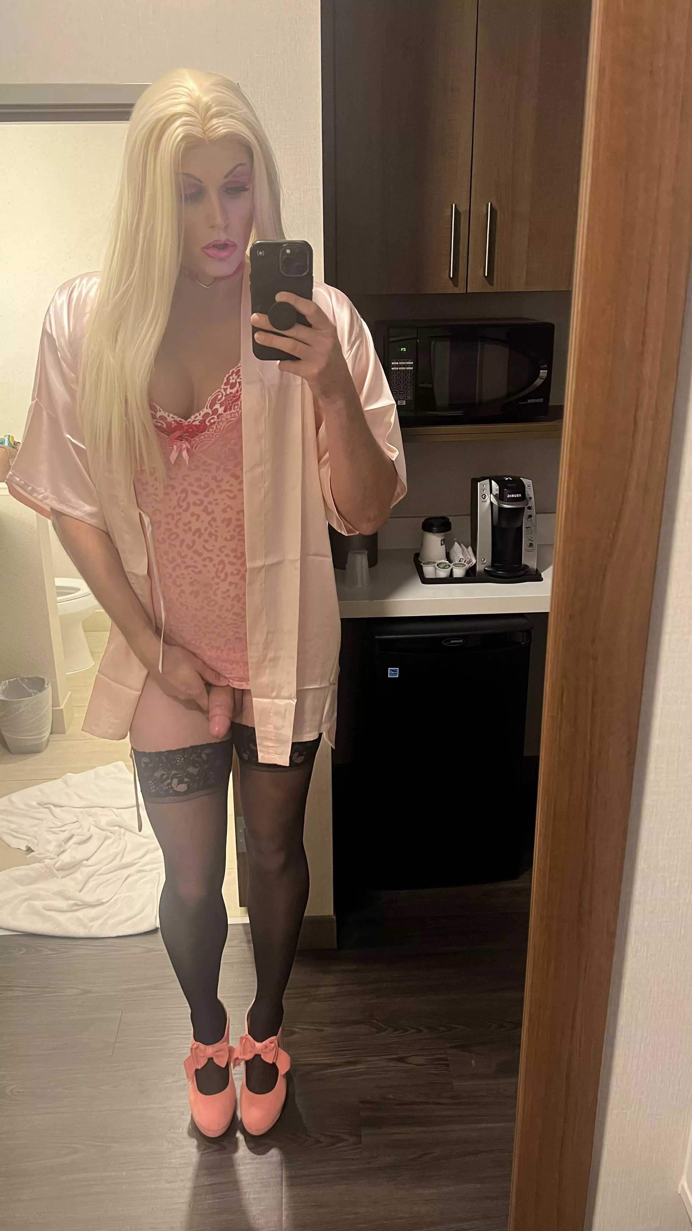 Is this appropriate for a first meet? 💋