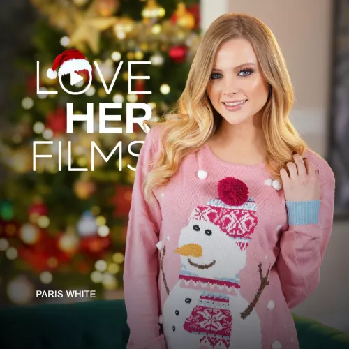 It's goin' to be a hot white Christmas... ☃️

@ParisWhiteXXX
 
@loveherfeetcom