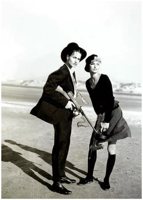 Karen Mulder and Linda Evangelista