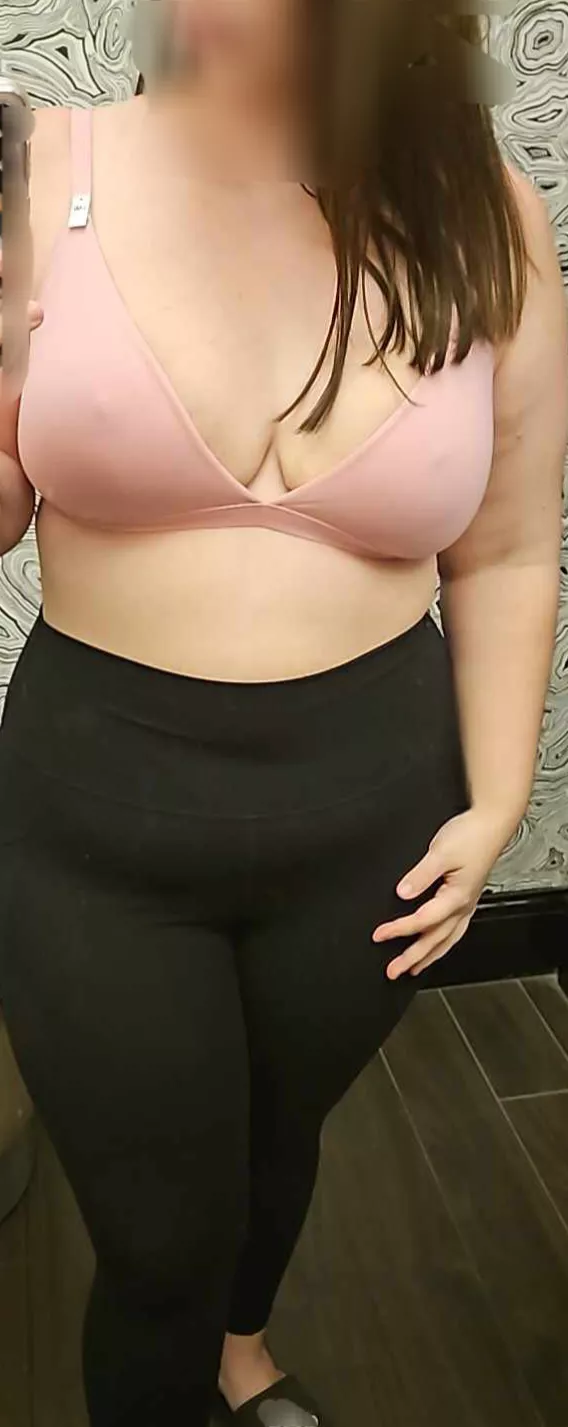 Let me drain your wallet and your balls? 🤑😘