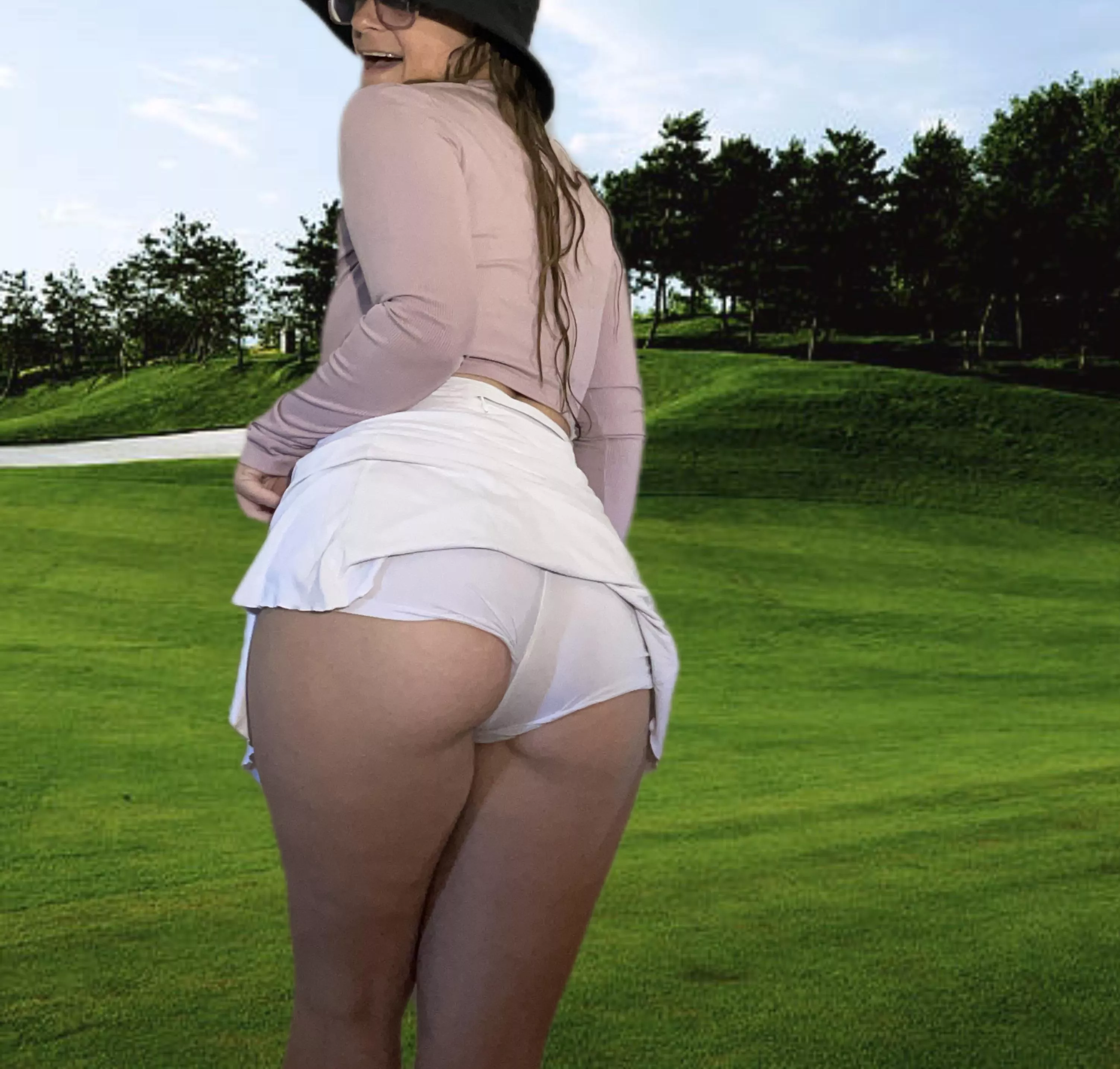 Looking for besties to play golf with. 