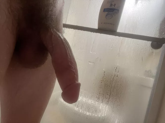 M19 looking for a girl to take a shower with Raleigh area 