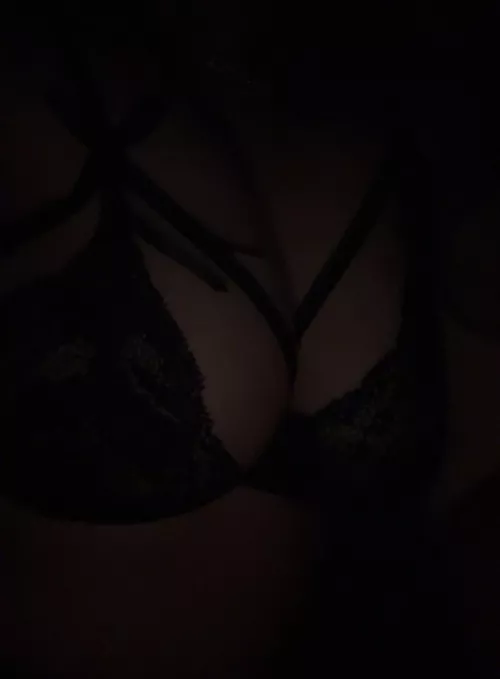 M33F33 4 F/MF- Any couples or single ladies free tomorrow night in the Atlanta area? Looking to grab a drink then maybe a room…. 😏