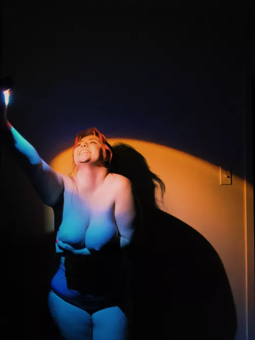 Making love to the spotlight [F]